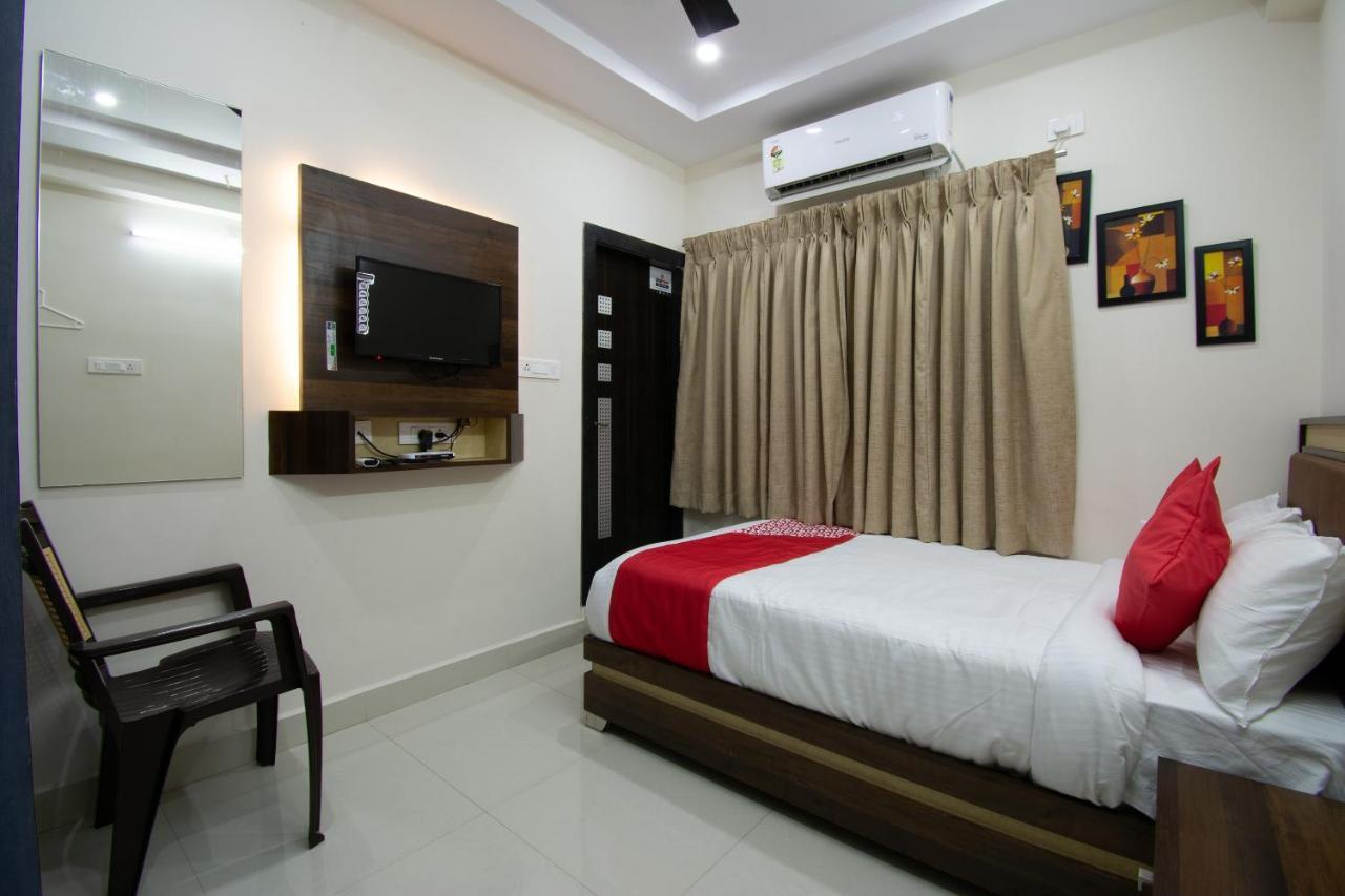 Oyo 46991 Sk7 Service Apartments Виджаявада Экстерьер фото
